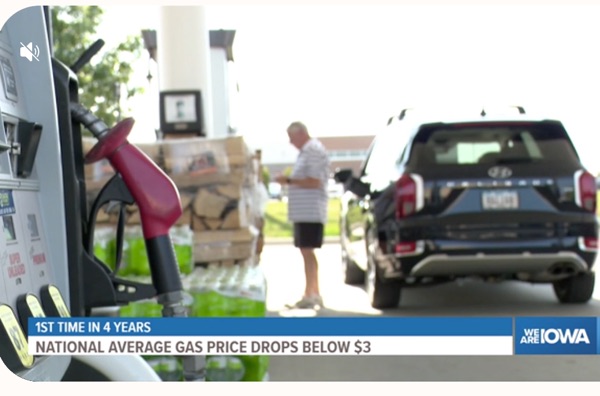 US Gas Prices Fall to Lowest Point Since 2021, amid Record US Oil Output